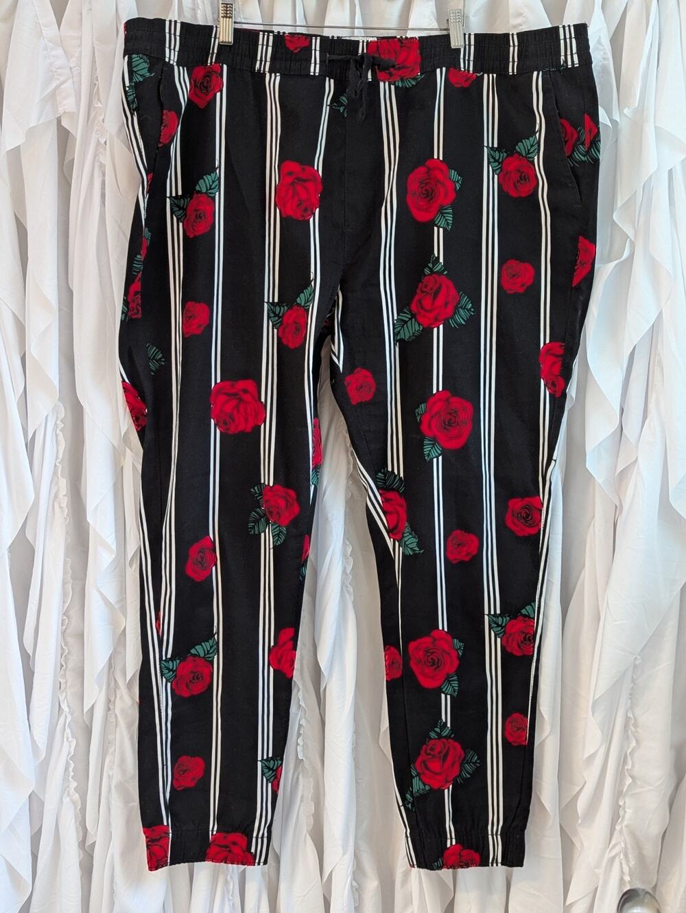 Fresh Prints of Bel-Air Mens 5XL Black White Striped Floral Rose Twill Joggers